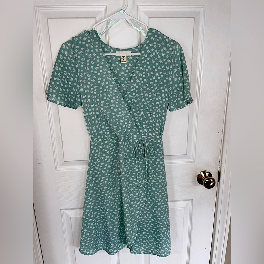 Mint green dress Never worn!